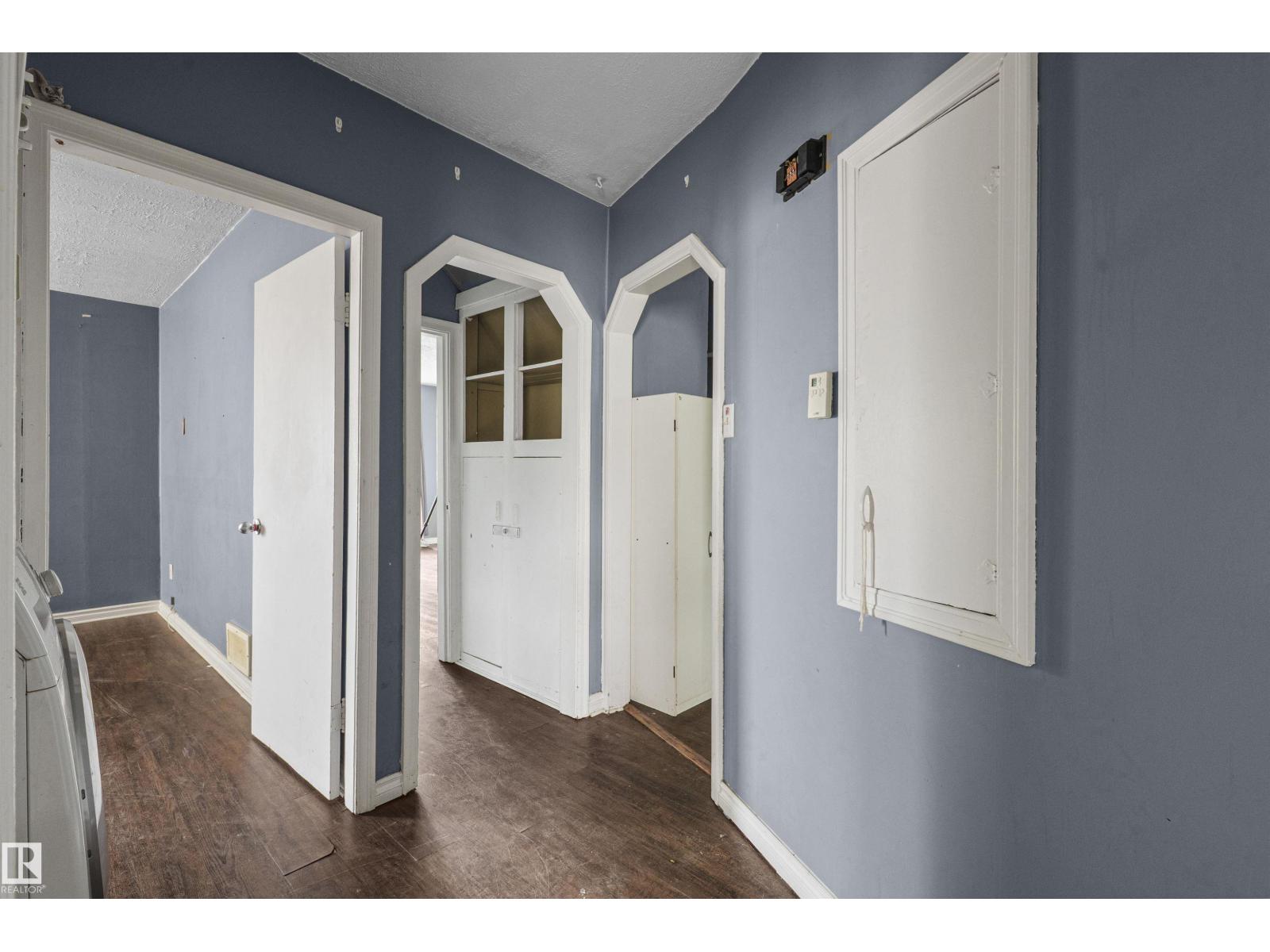 7520 106 ST NW - 13