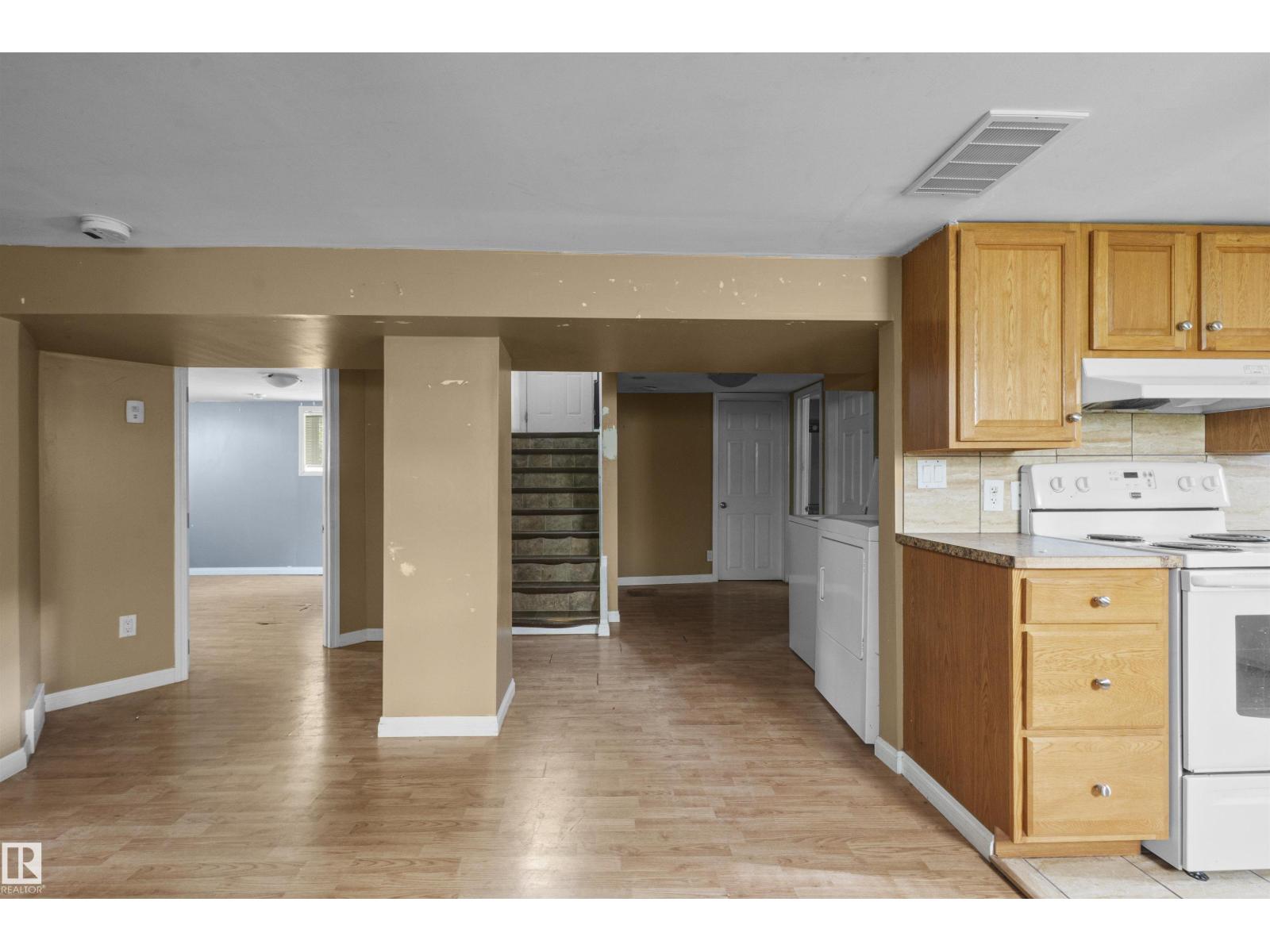 7520 106 ST NW - 33