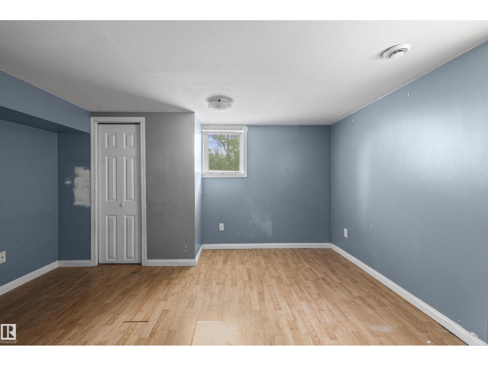 7520 106 ST NW - 37