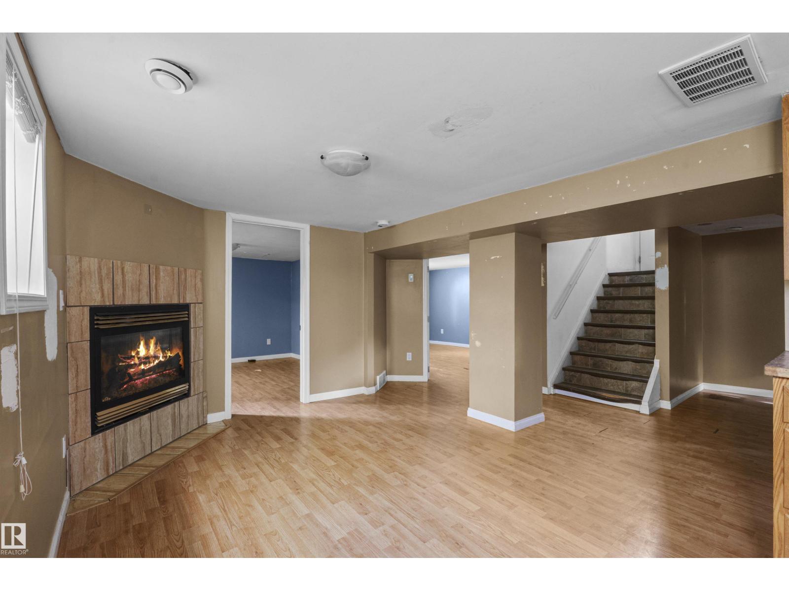 7520 106 ST NW - 49