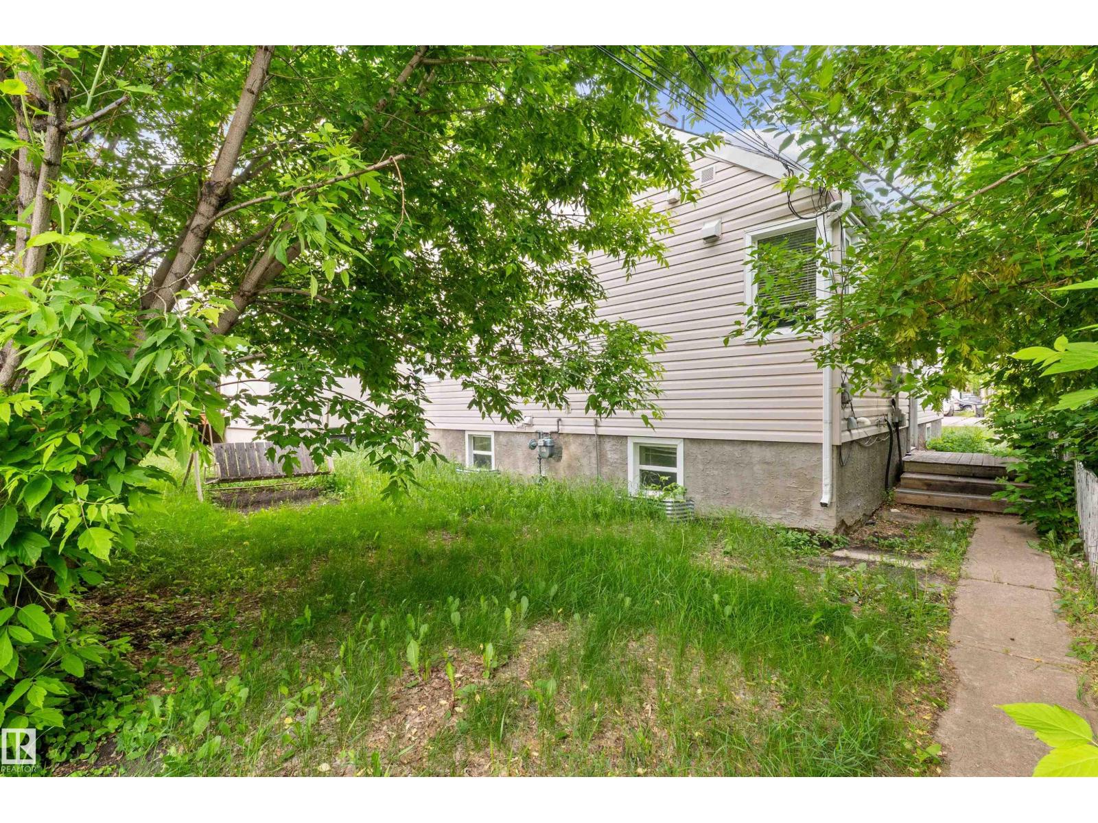 7520 106 ST NW - 53