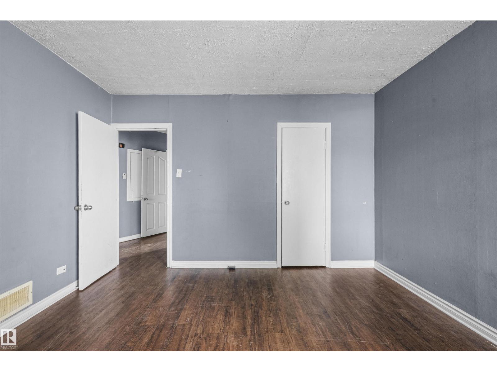 7520 106 ST NW - 8