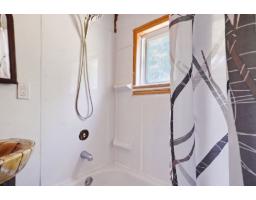 267 Ch. Du Rang-a, Otter Lake, QC J0X2P0 Photo 25