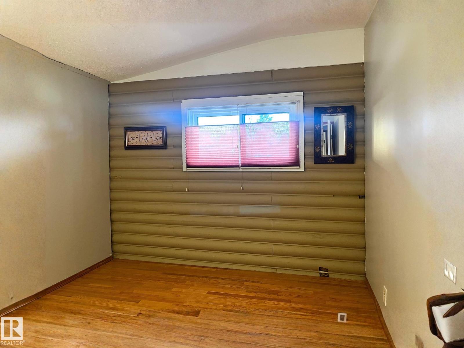 408 4 ST - 9