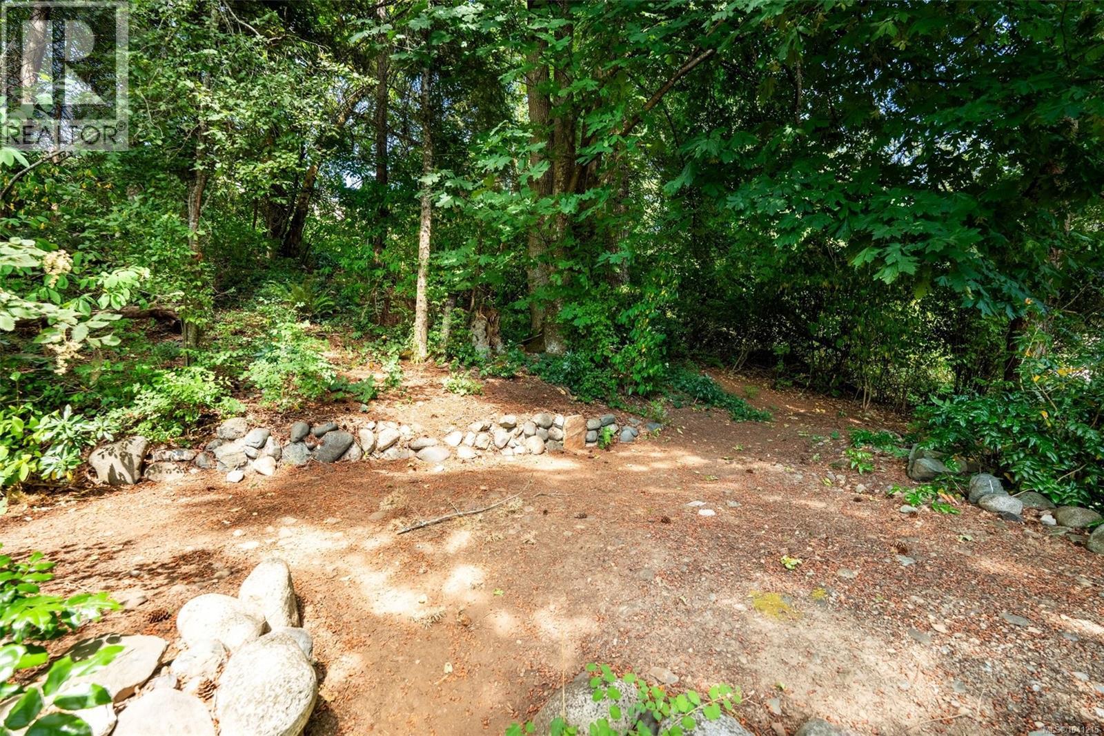 1819 Deborah Dr - 40