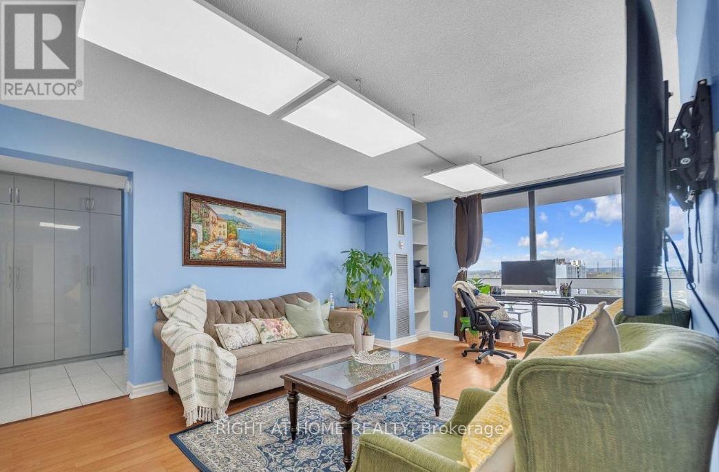 #1415 260 SENECA HILL DRIVE - 13