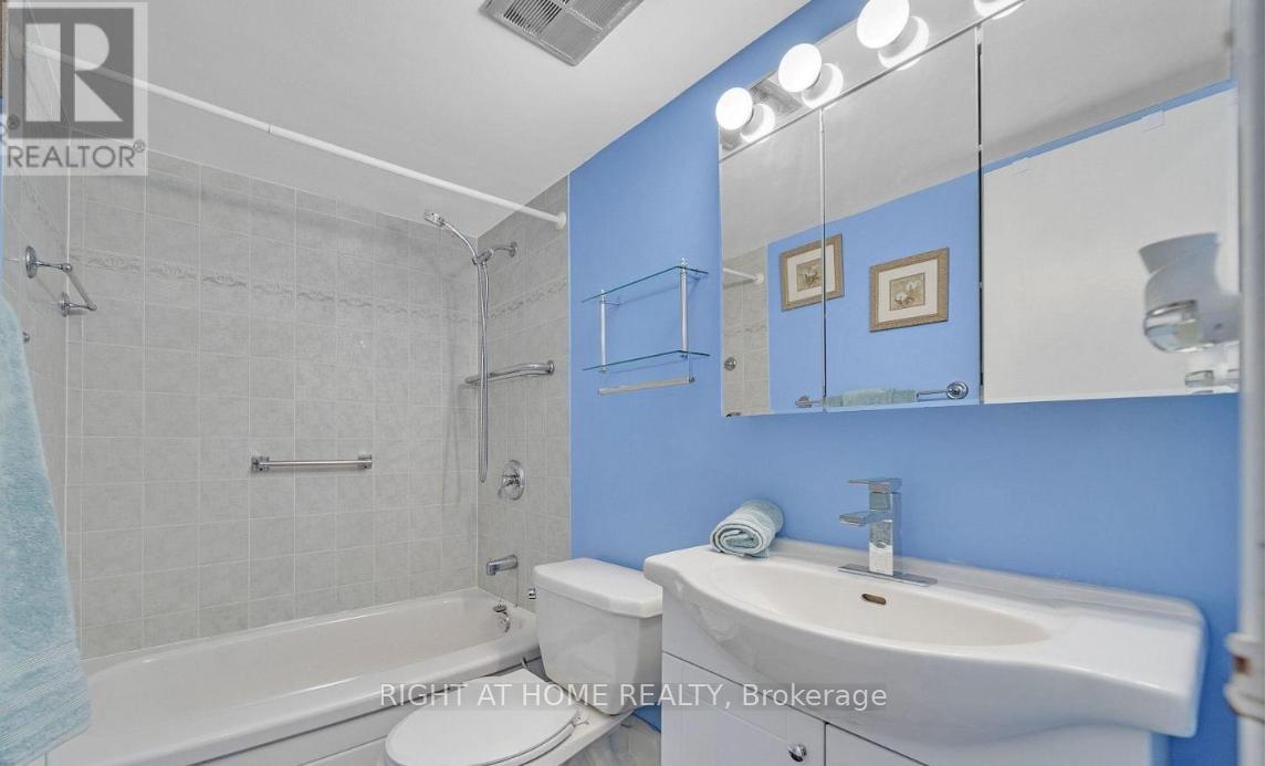 #1415 260 SENECA HILL DRIVE - 25