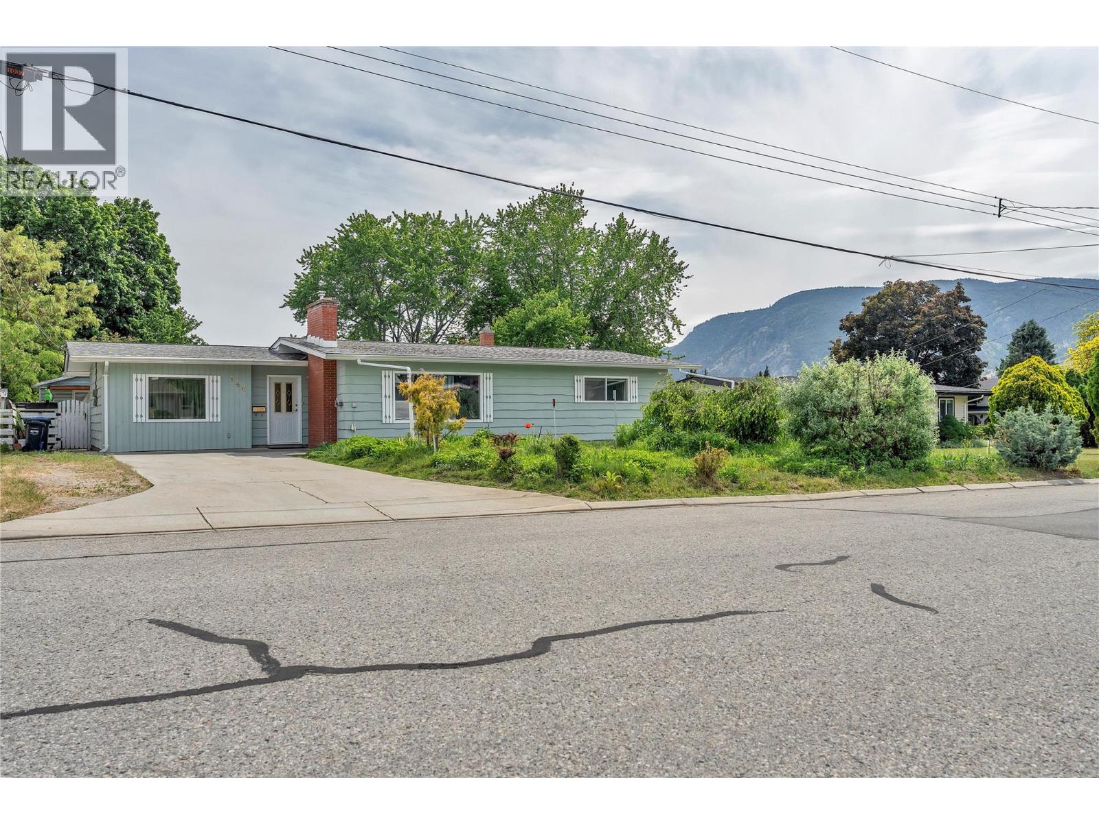 146 McCulloch Drive - 1