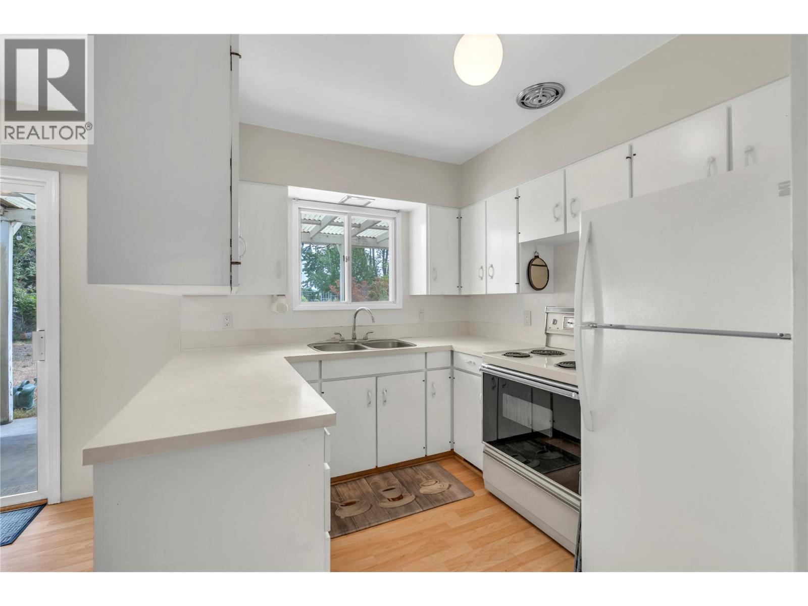 146 McCulloch Drive - 11