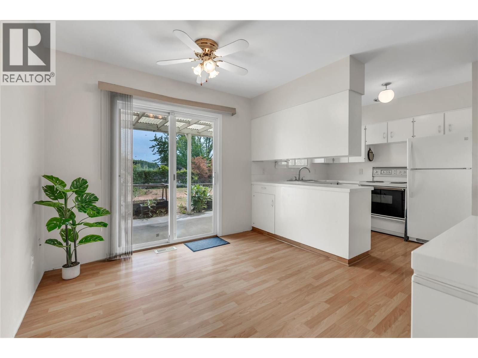 146 McCulloch Drive - 8