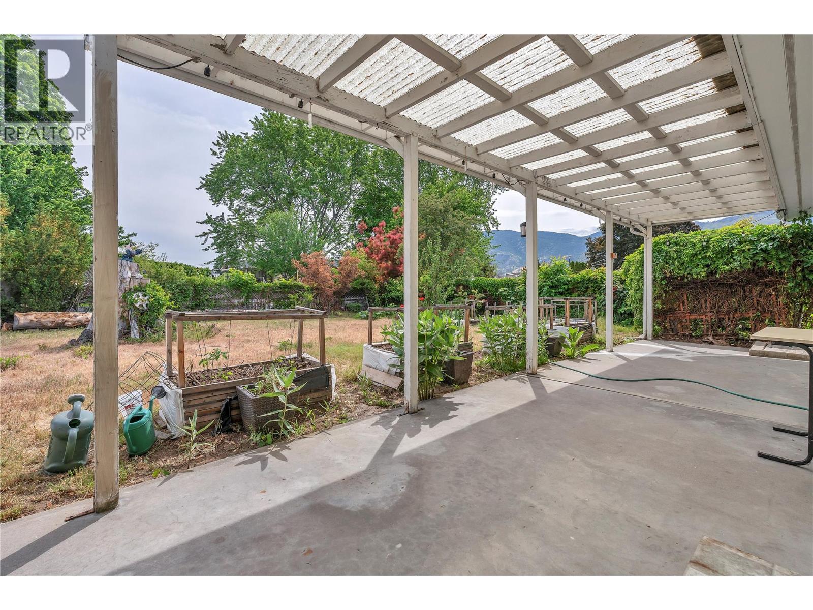 146 McCulloch Drive - 24