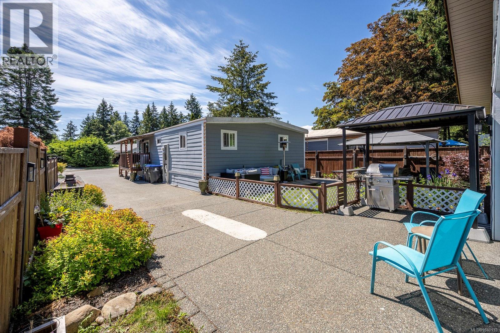 2102 Stadacona Dr - 1