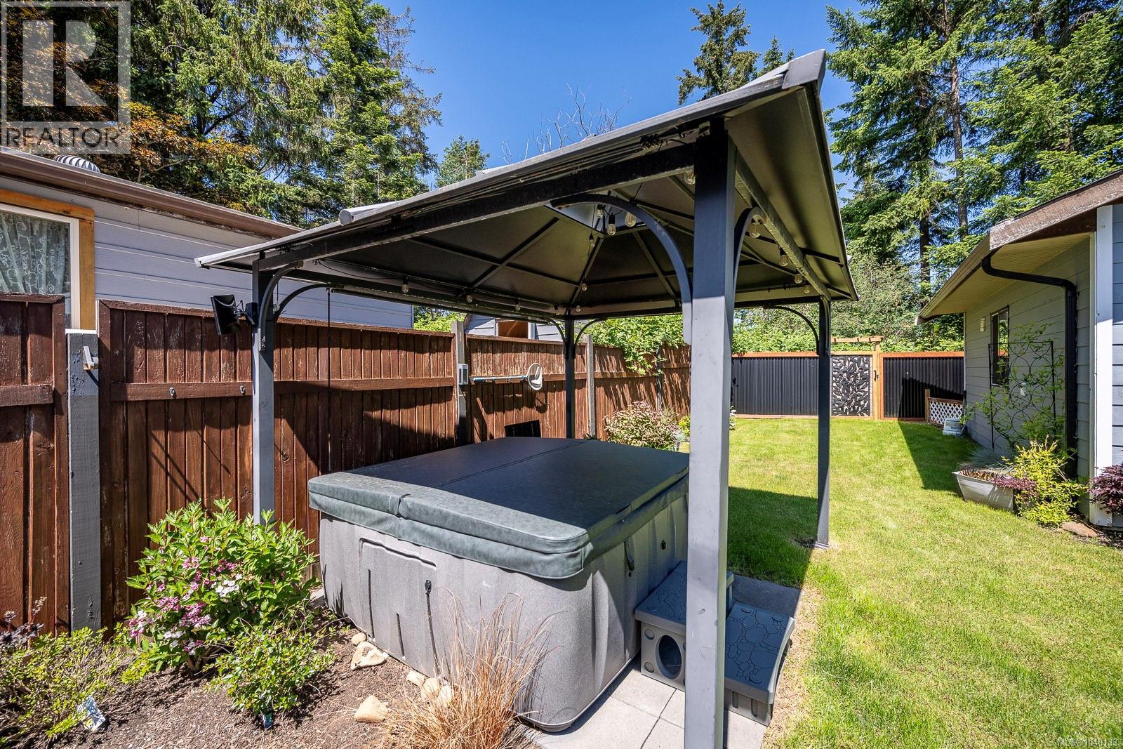 2102 Stadacona Dr - 4