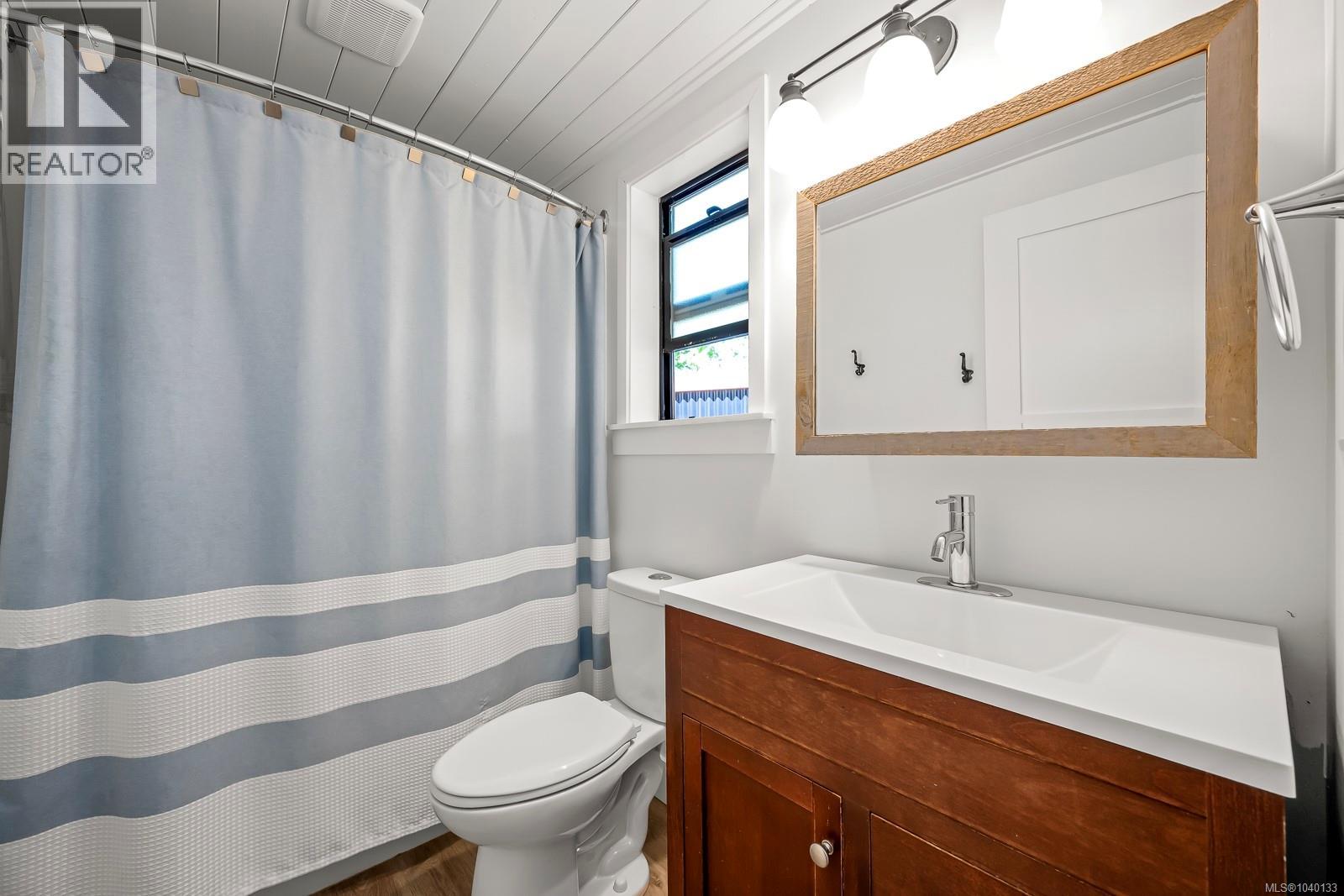 2102 Stadacona Dr - 55
