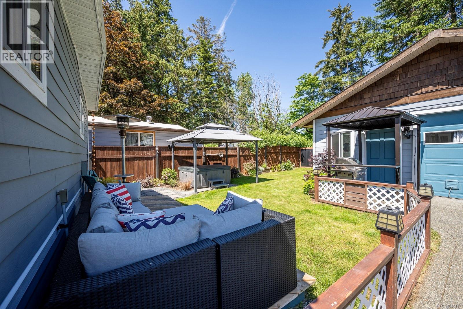 2102 Stadacona Dr - 41