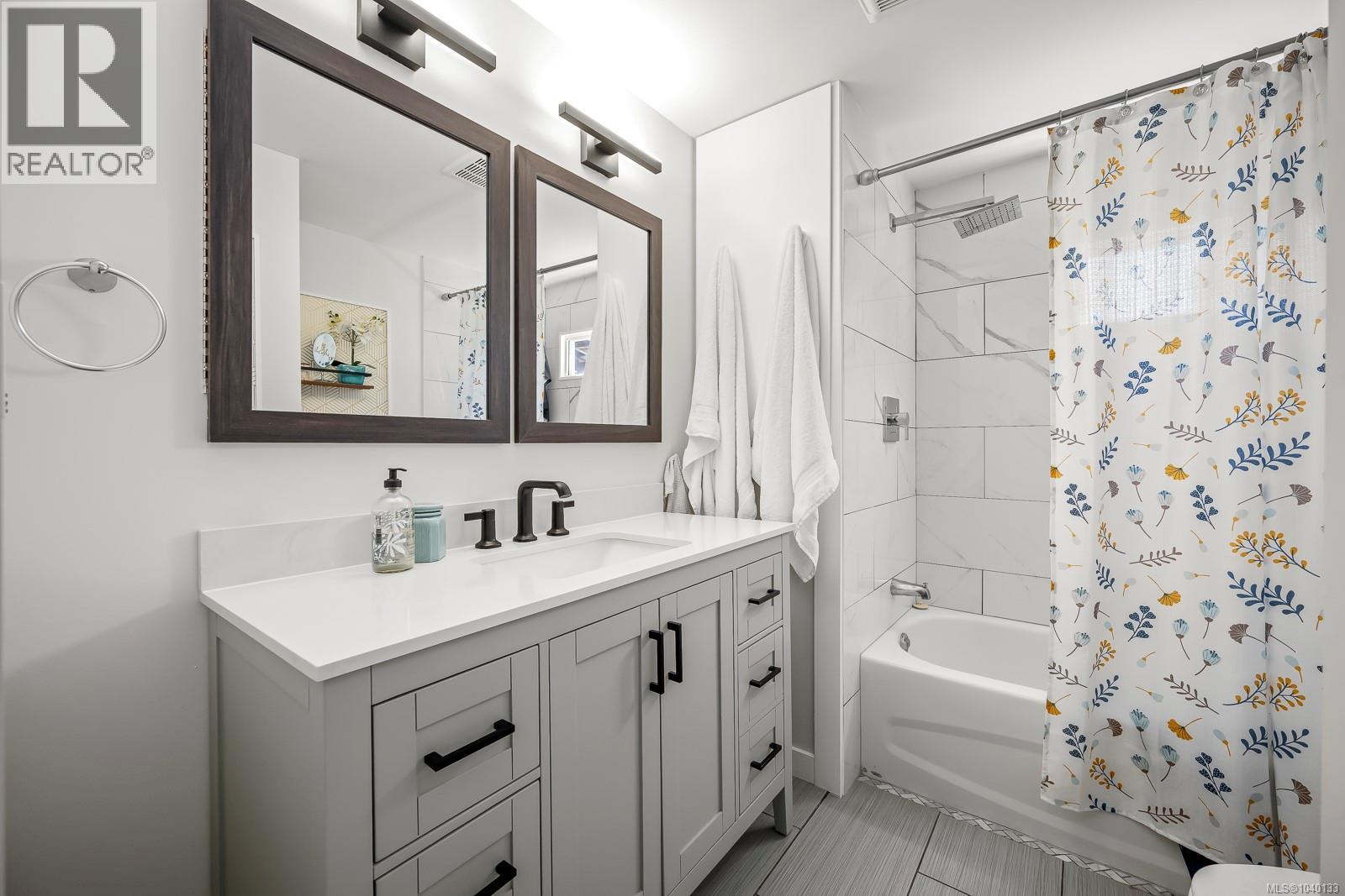 2102 Stadacona Dr - 30