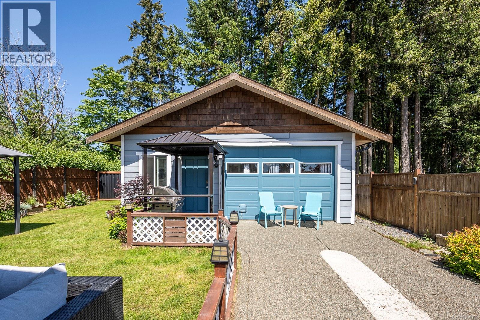 2102 Stadacona Dr - 39