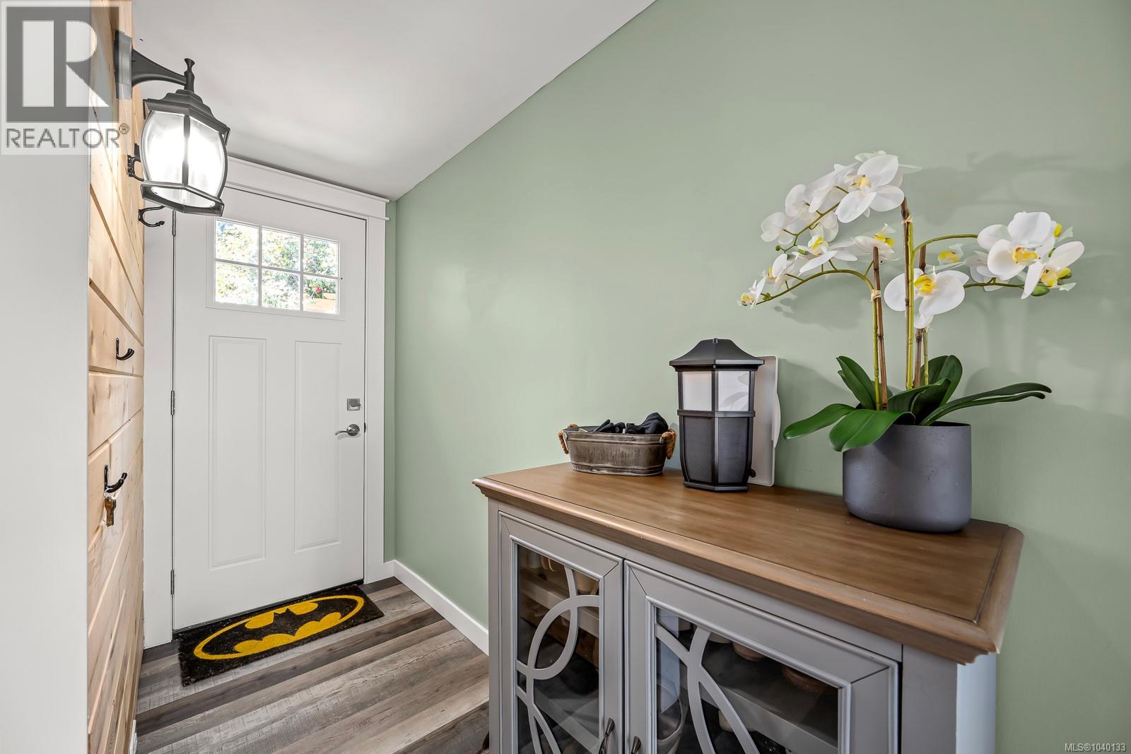 2102 Stadacona Dr - 36