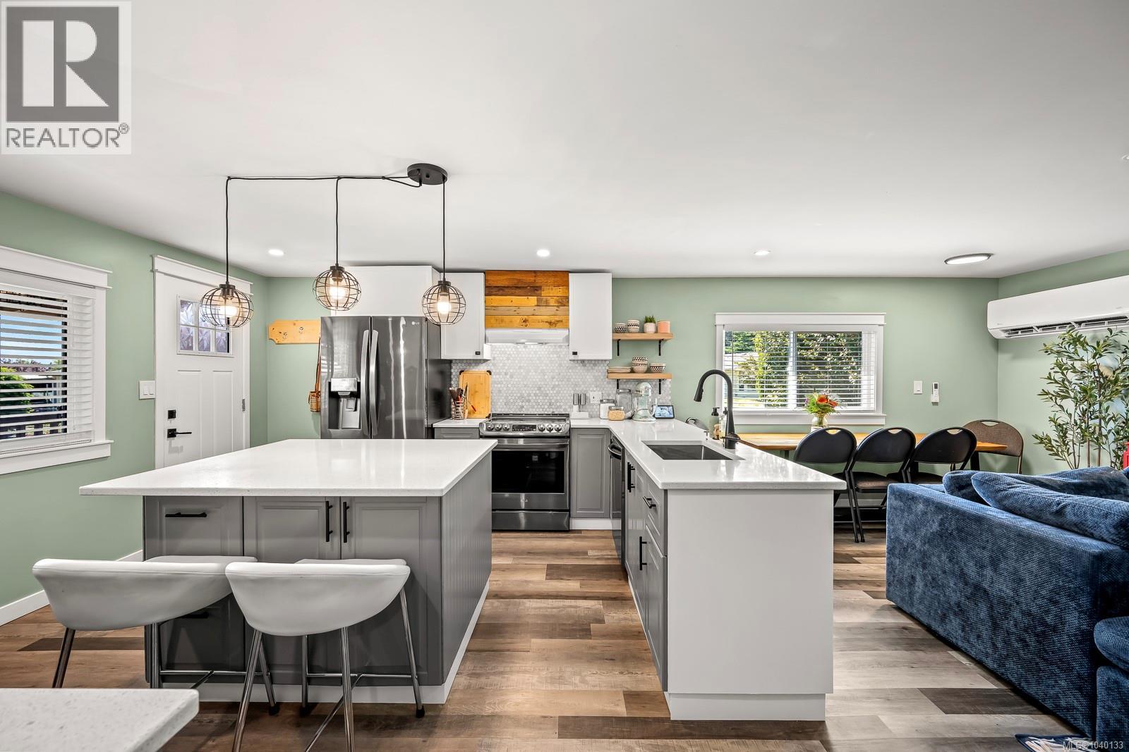 2102 Stadacona Dr - 21