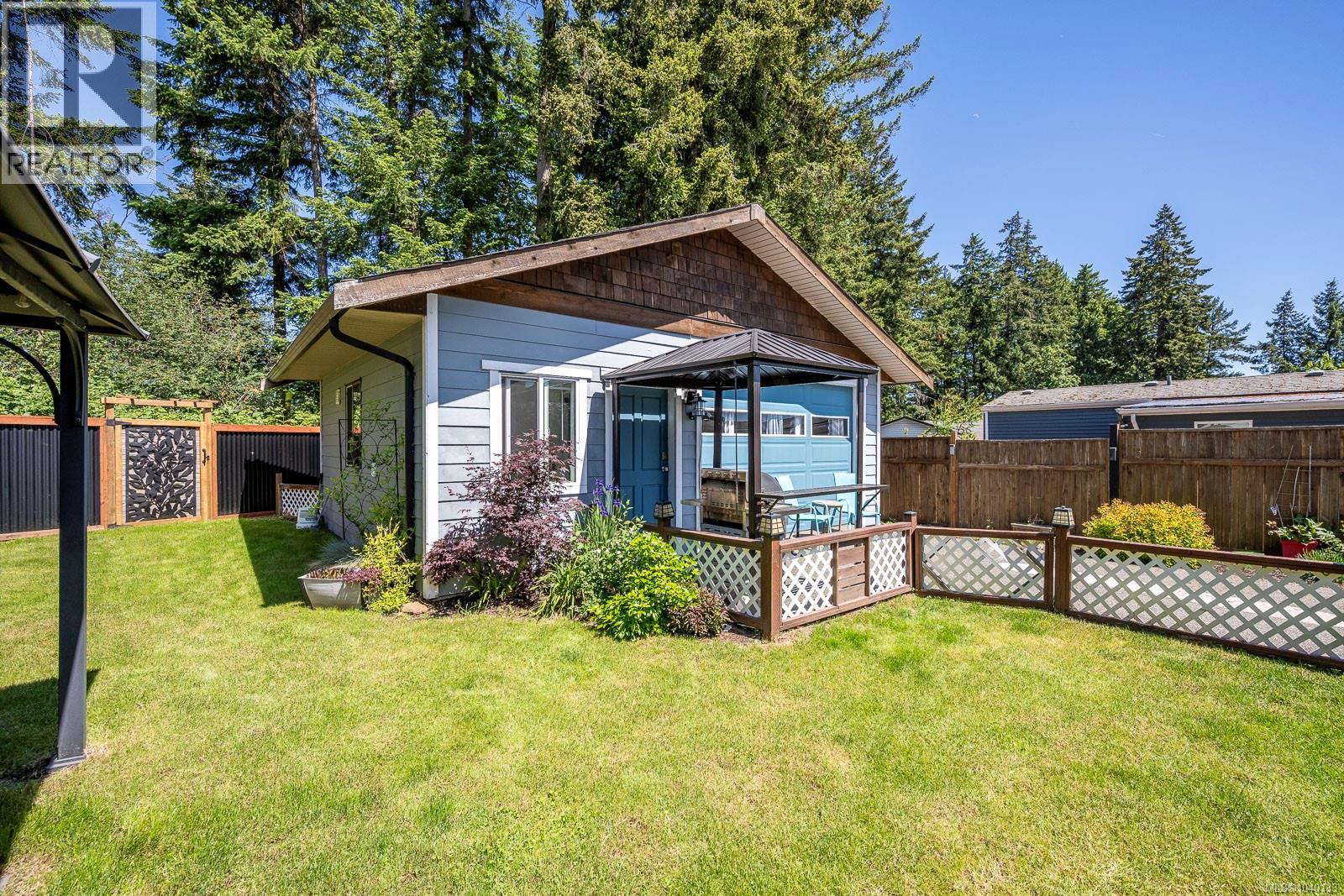 2102 Stadacona Dr - 65