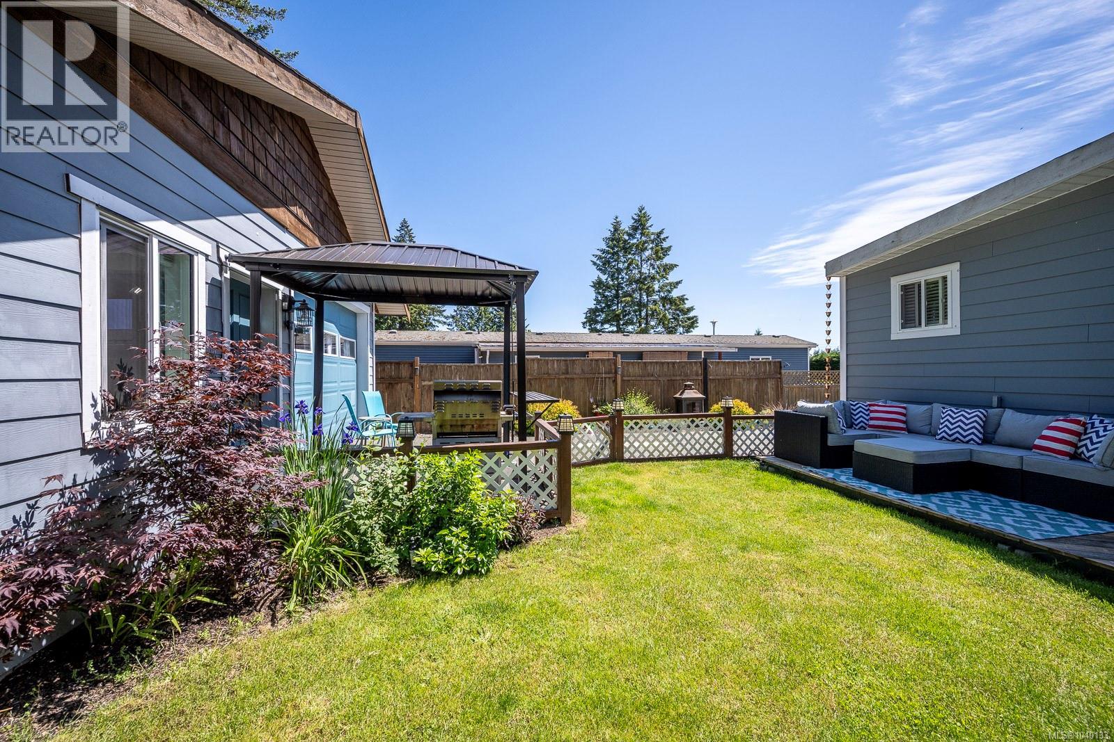 2102 Stadacona Dr - 66