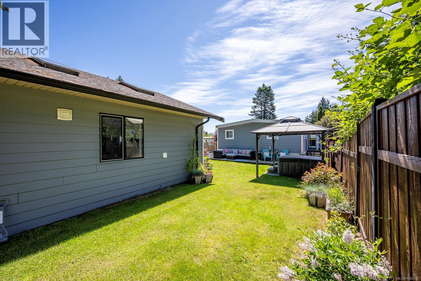 2102 Stadacona Dr - 42