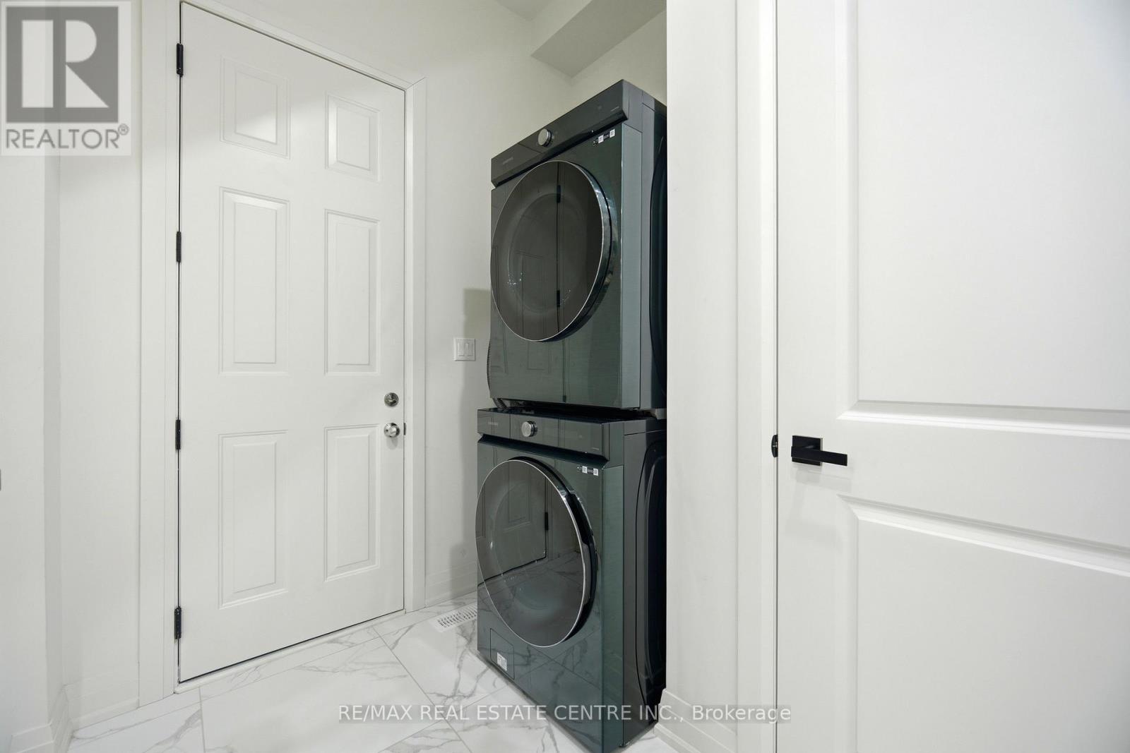 112 BLUEBIRD BOULEVARD - 24