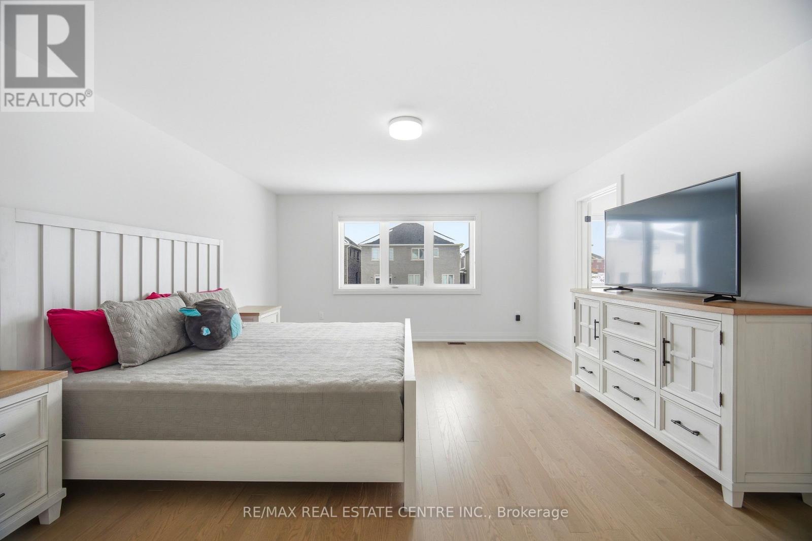 112 BLUEBIRD BOULEVARD - 28