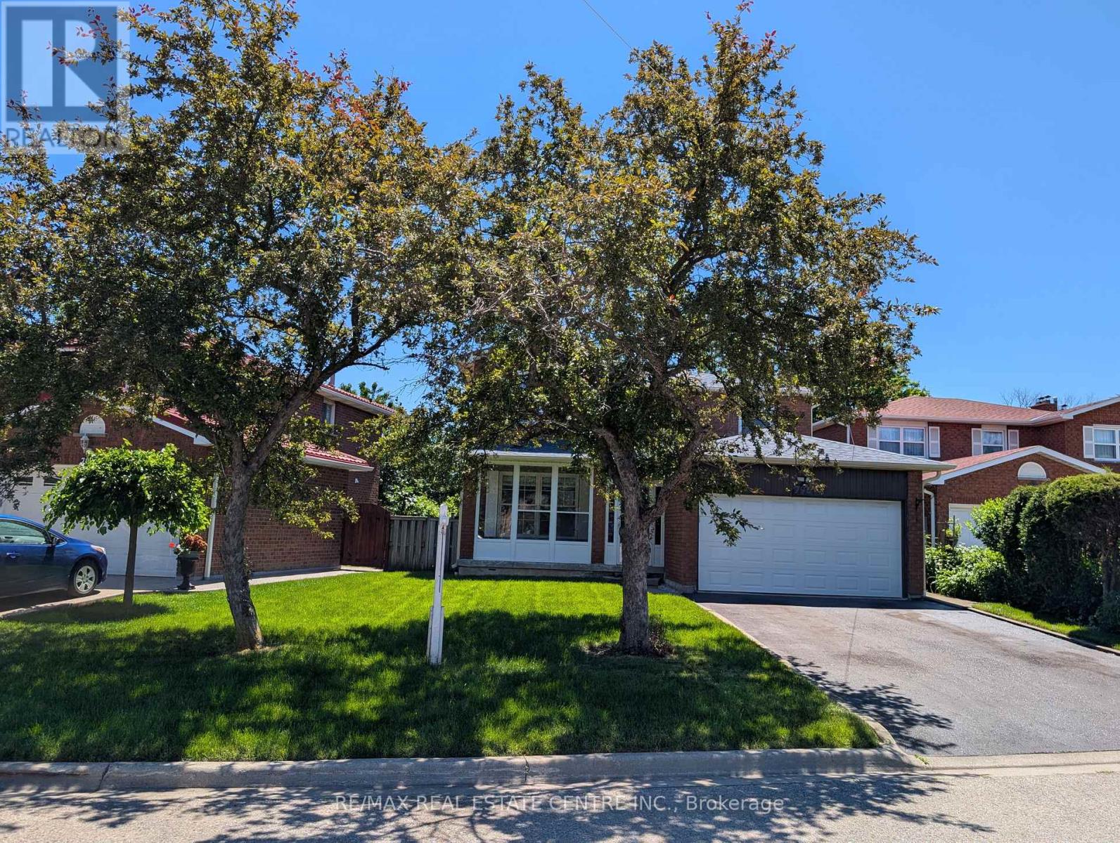 796 BUCKINGHAM COURT - 1