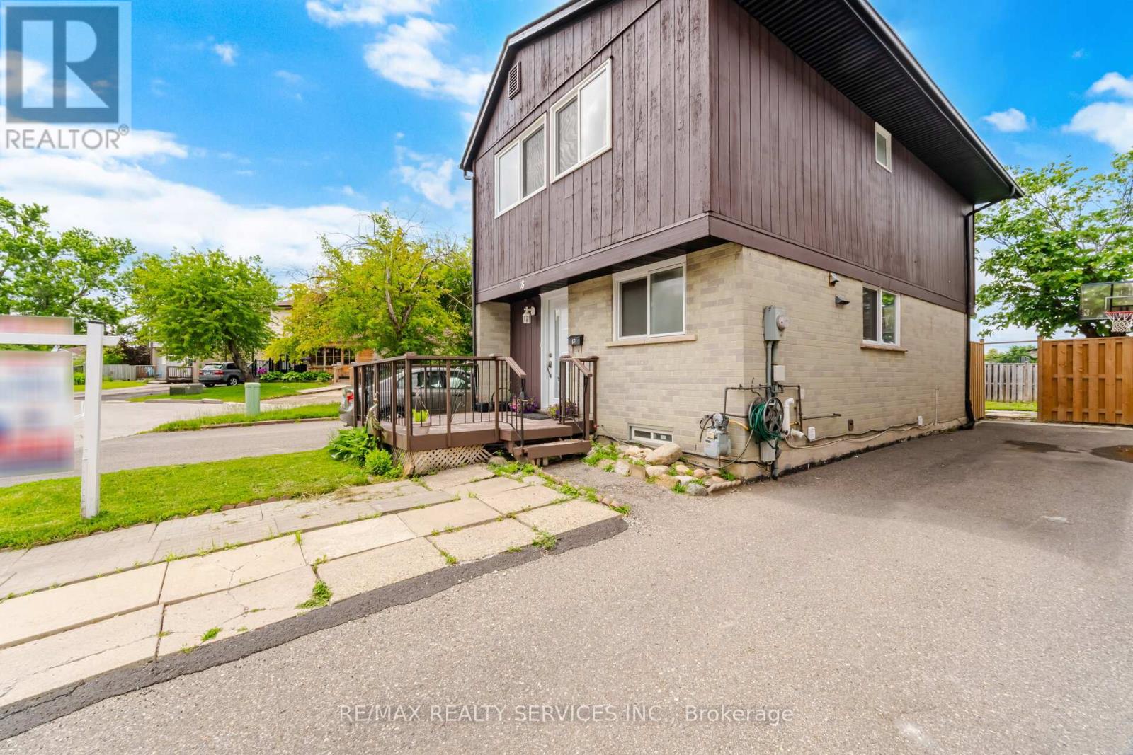 18 GOLD PINE COURT - 1