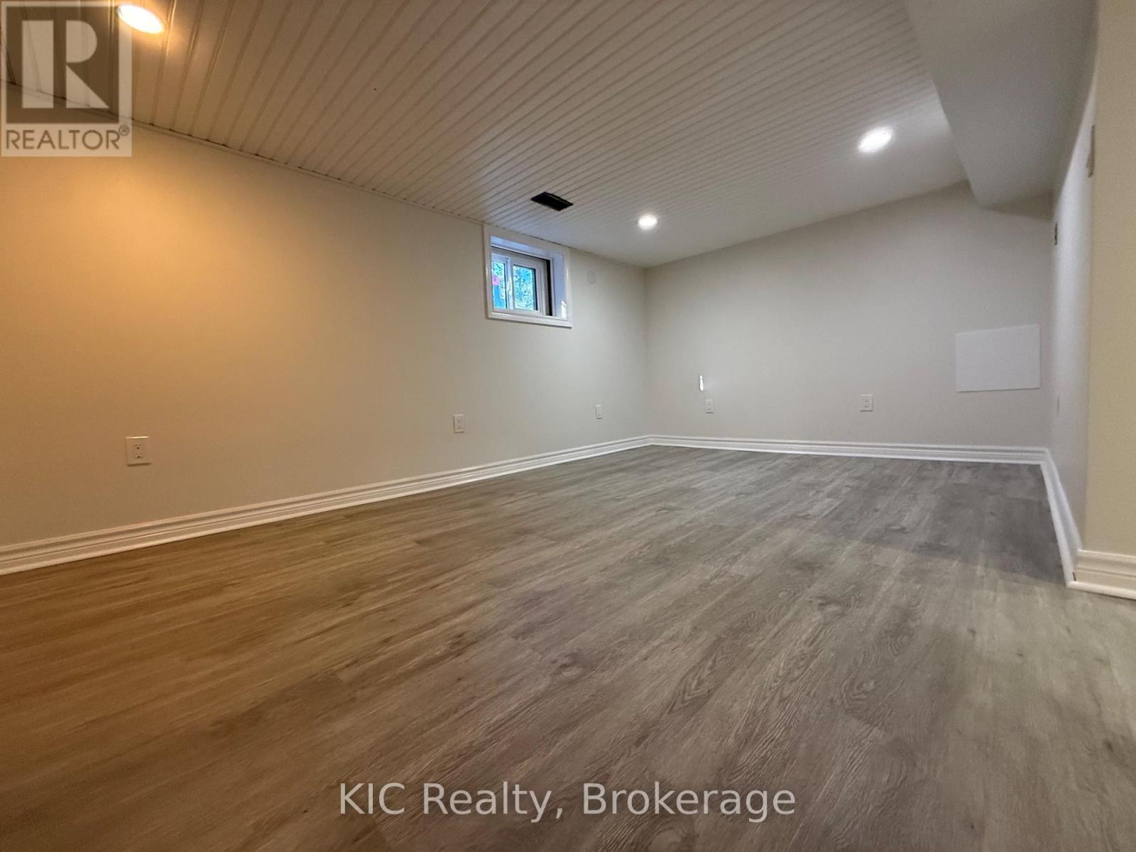200 OSHAWA BOULEVARD N - 22