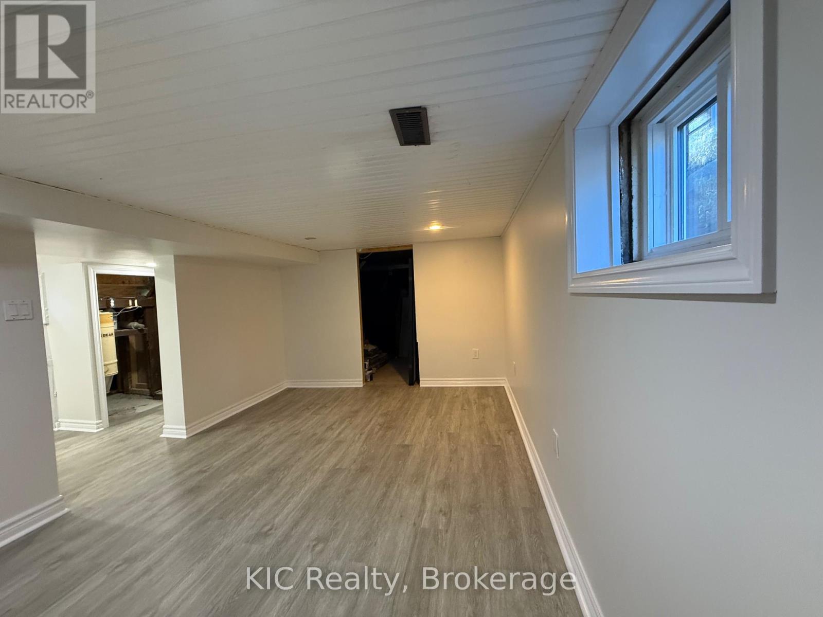 200 OSHAWA BOULEVARD N - 23
