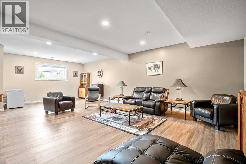 2006 30 Avenue - 31