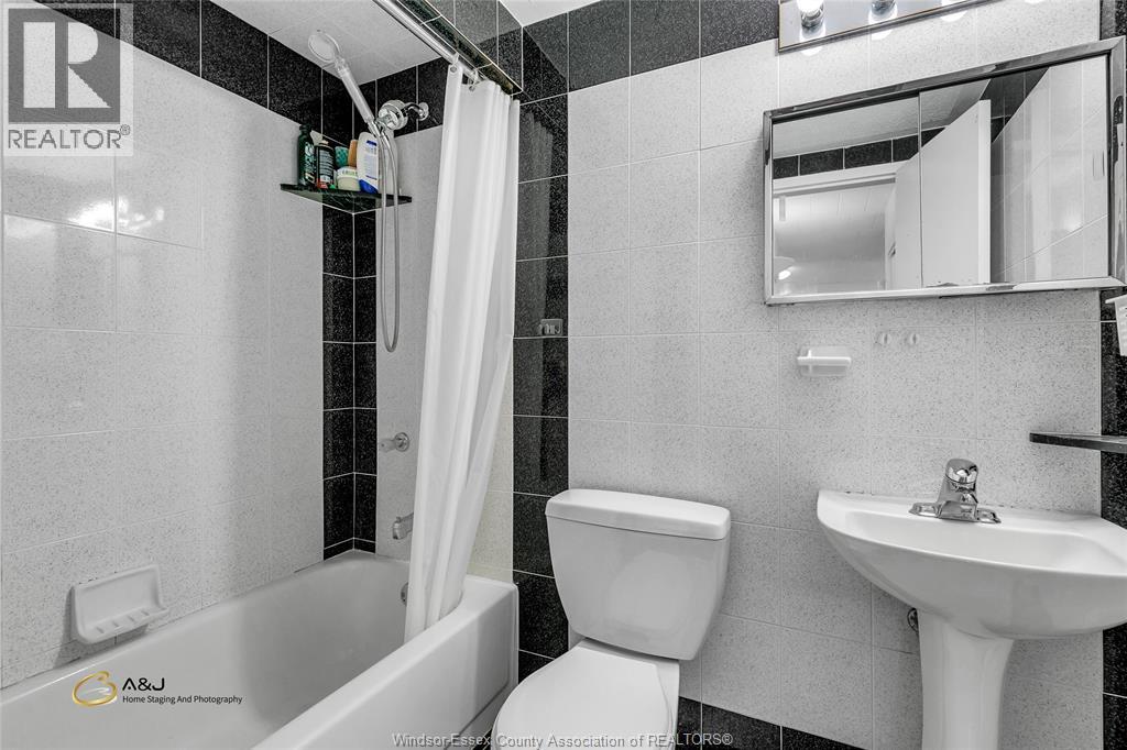 #300 6311 THORNBERRY CRESCENT - 24