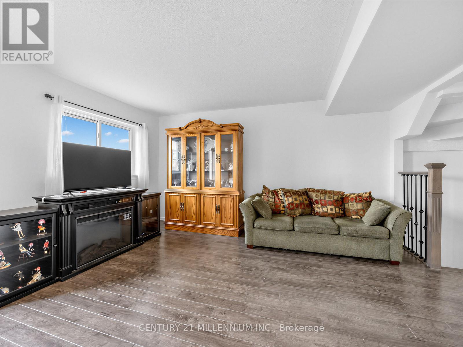 #52 1020 CENTRAL PARK DRIVE W - 14