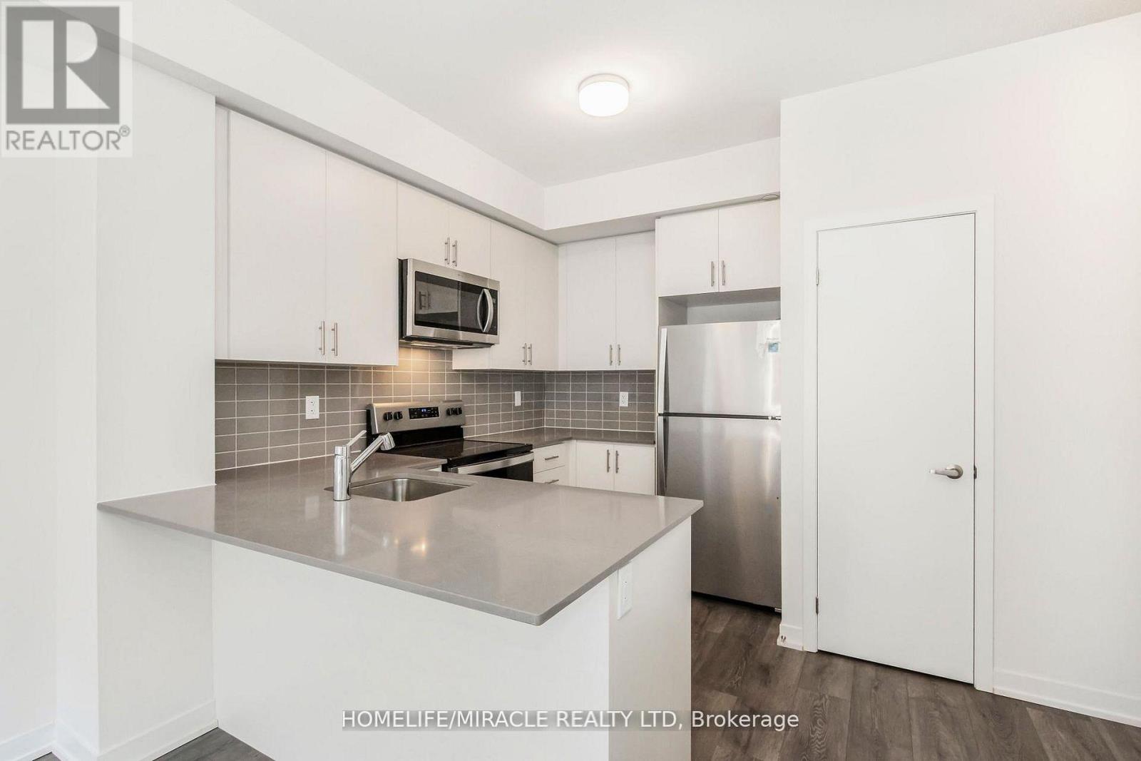 #16 3415 RIDGEWAY DRIVE - 17