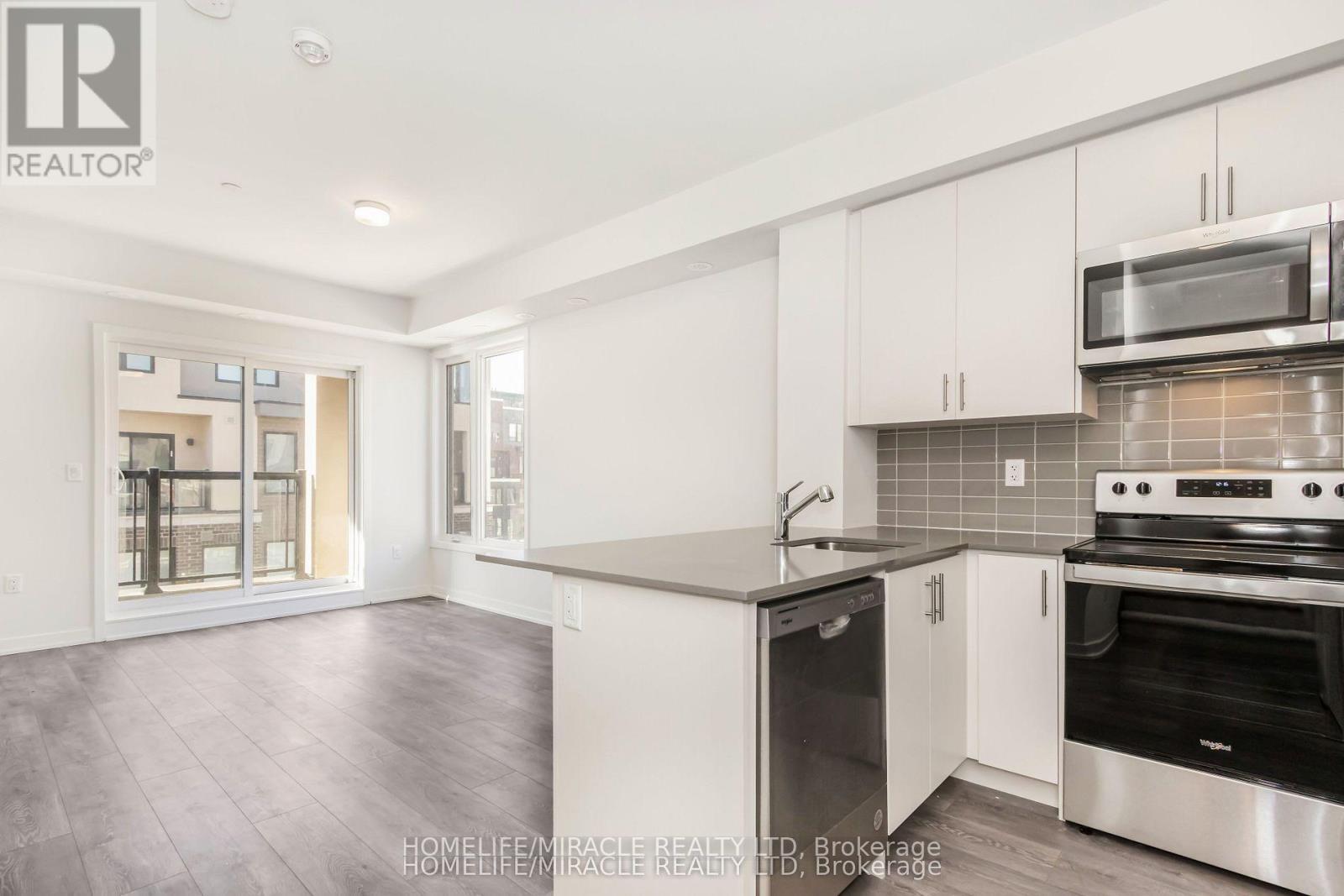 #16 3415 RIDGEWAY DRIVE - 20
