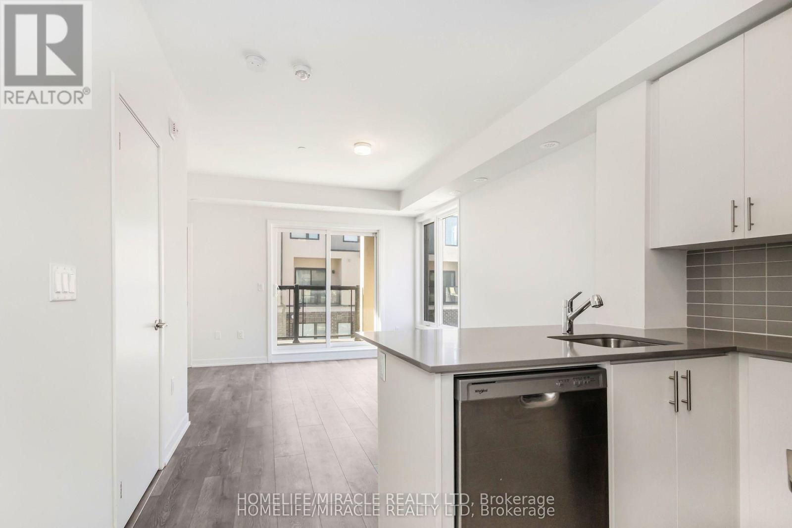 #16 3415 RIDGEWAY DRIVE - 21