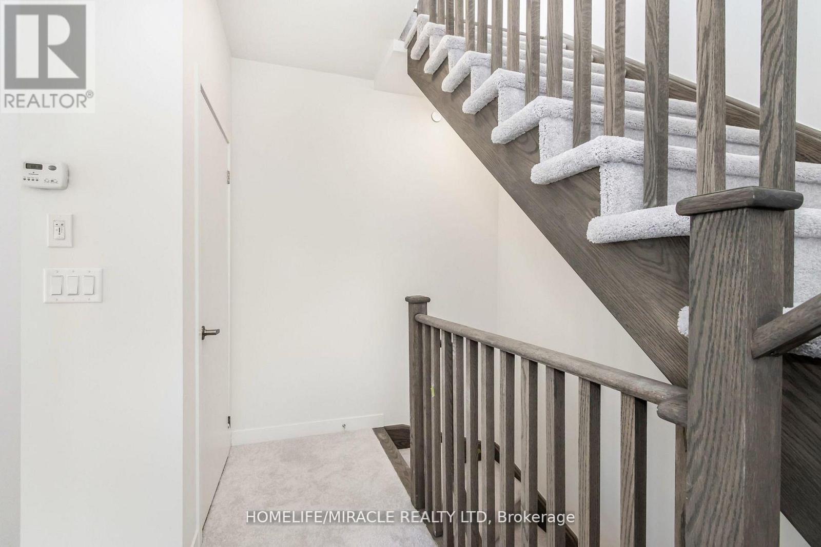 #16 3415 RIDGEWAY DRIVE - 26