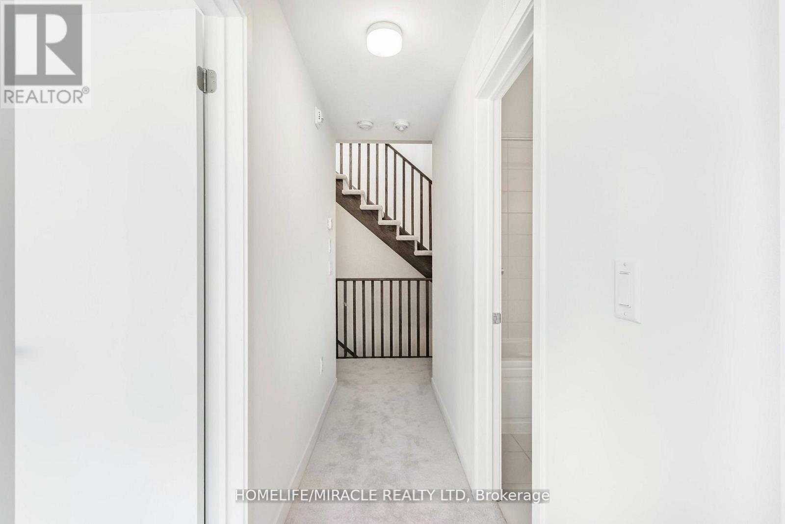 #16 3415 RIDGEWAY DRIVE - 27