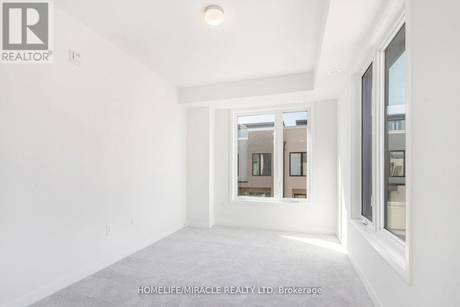 #16 3415 RIDGEWAY DRIVE - 29