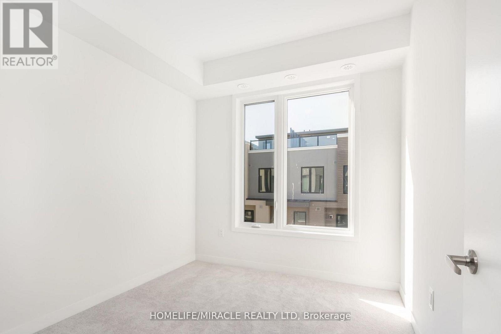 #16 3415 RIDGEWAY DRIVE - 34