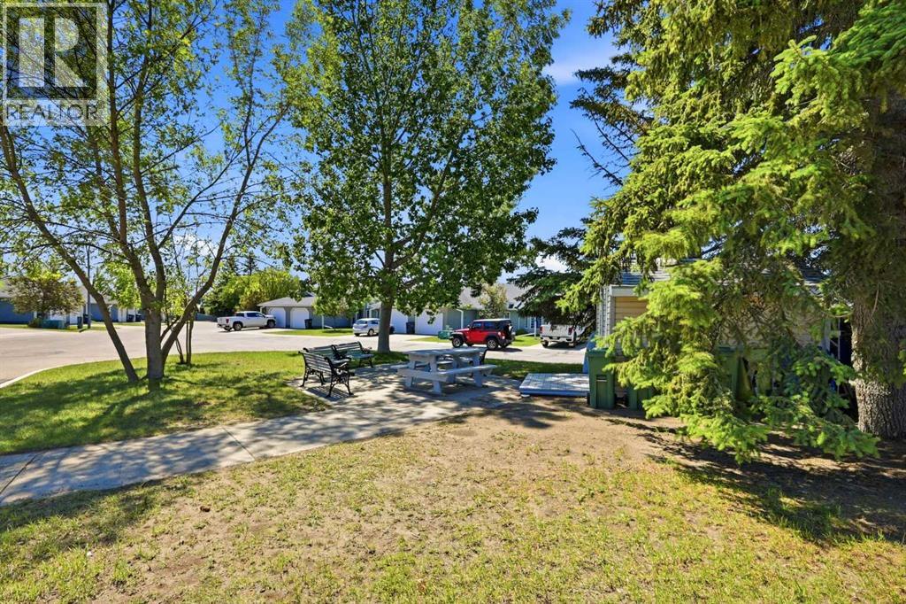 13 Parklane Place — photo 31