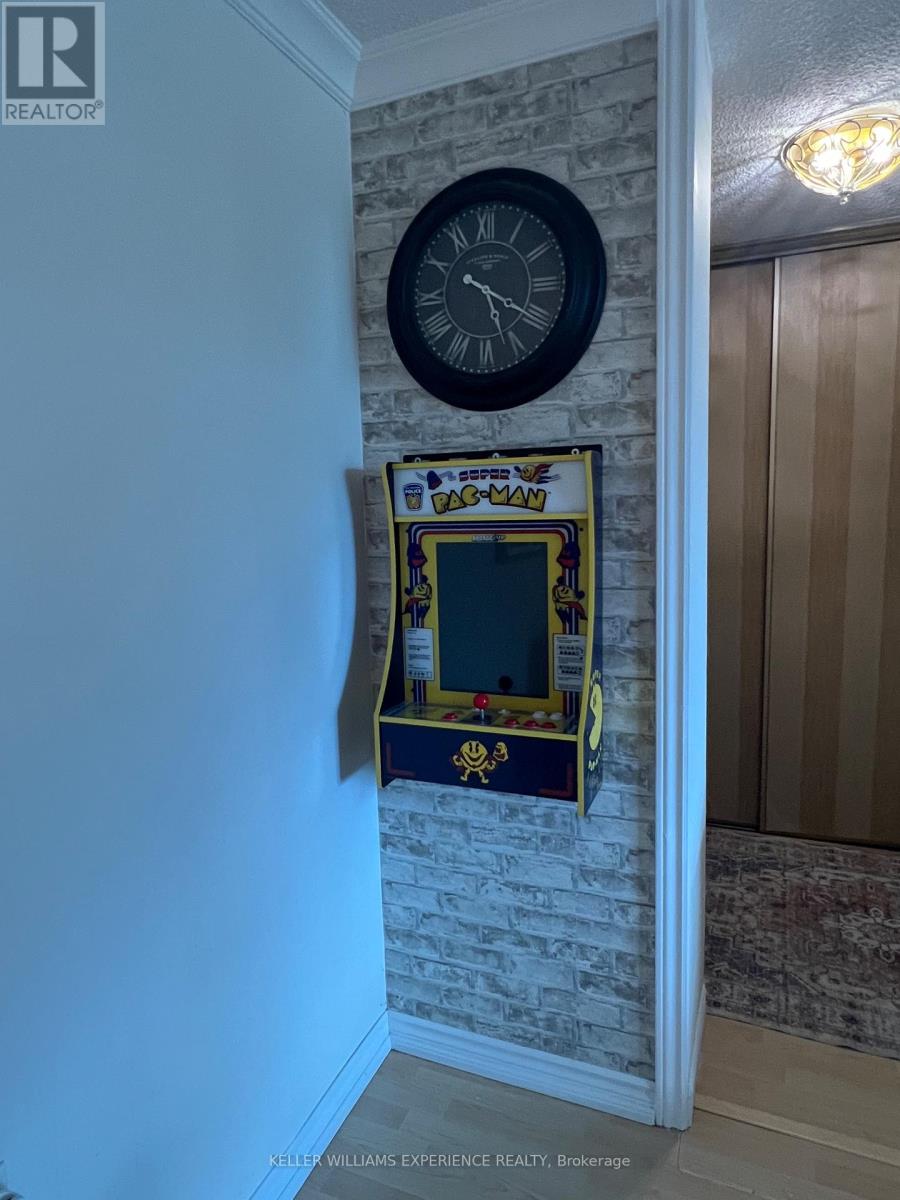 #210 18 KNIGHTSBRIDGE ROAD - 12