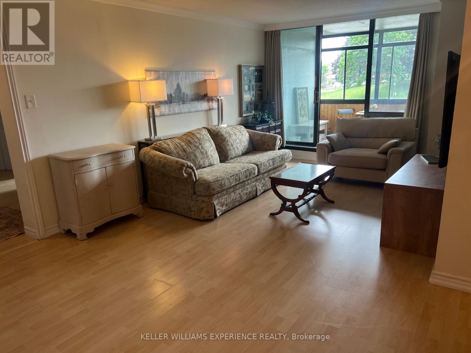 #210 18 KNIGHTSBRIDGE ROAD - 20