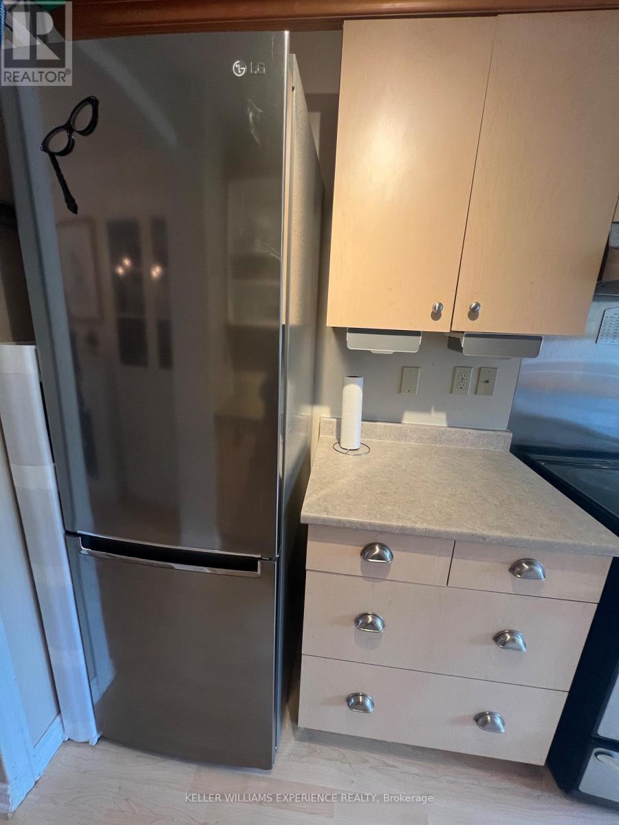 #210 18 KNIGHTSBRIDGE ROAD - 25