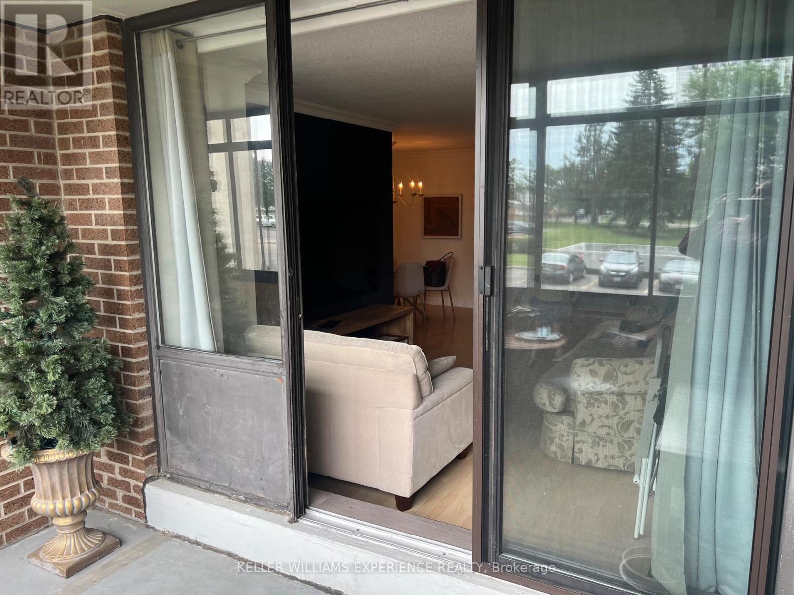 #210 18 KNIGHTSBRIDGE ROAD - 15