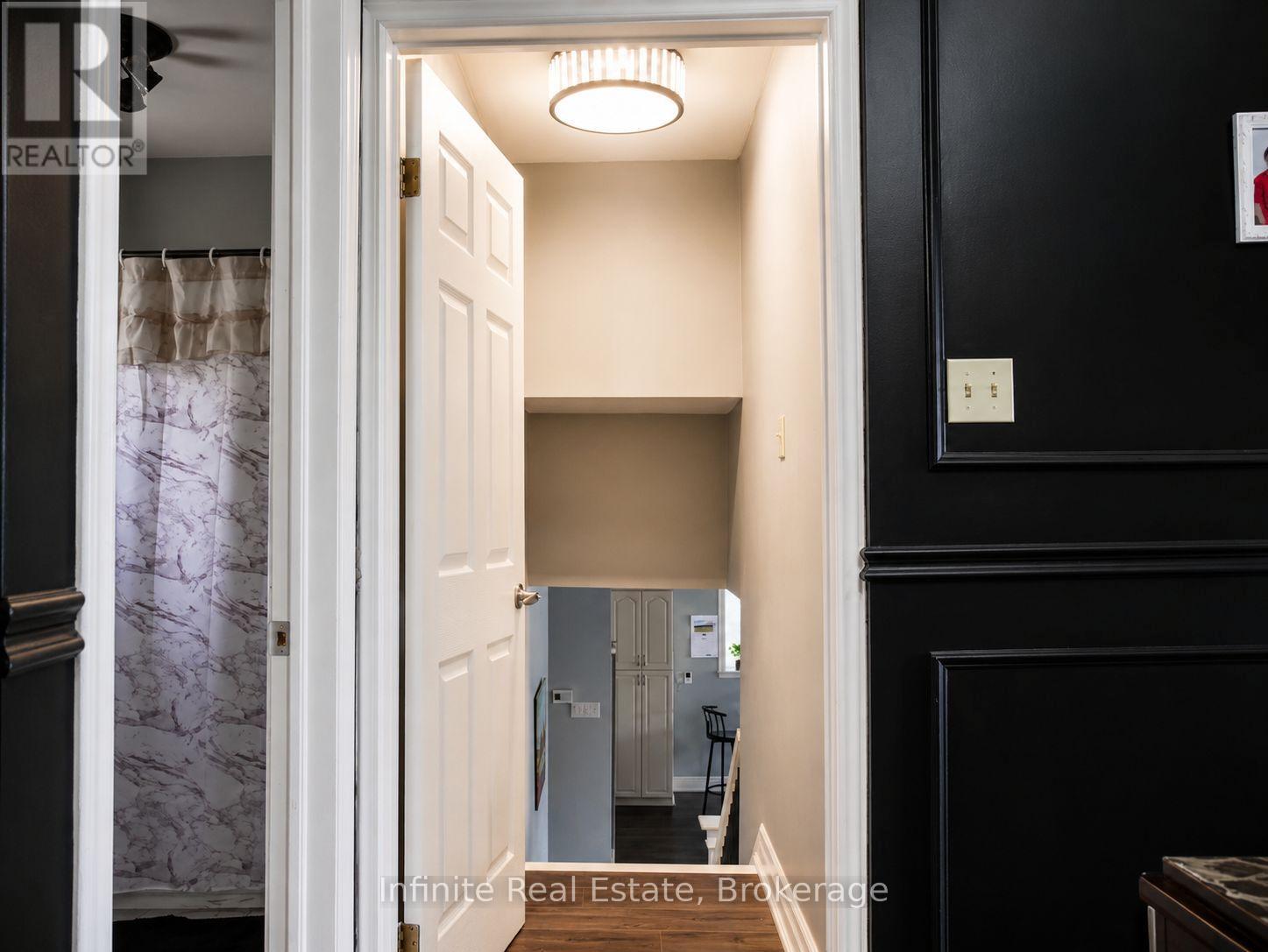 122 PARKVIEW DRIVE - 16