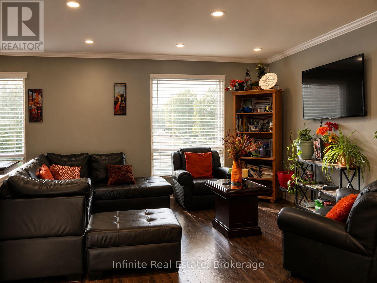 122 PARKVIEW DRIVE - 11