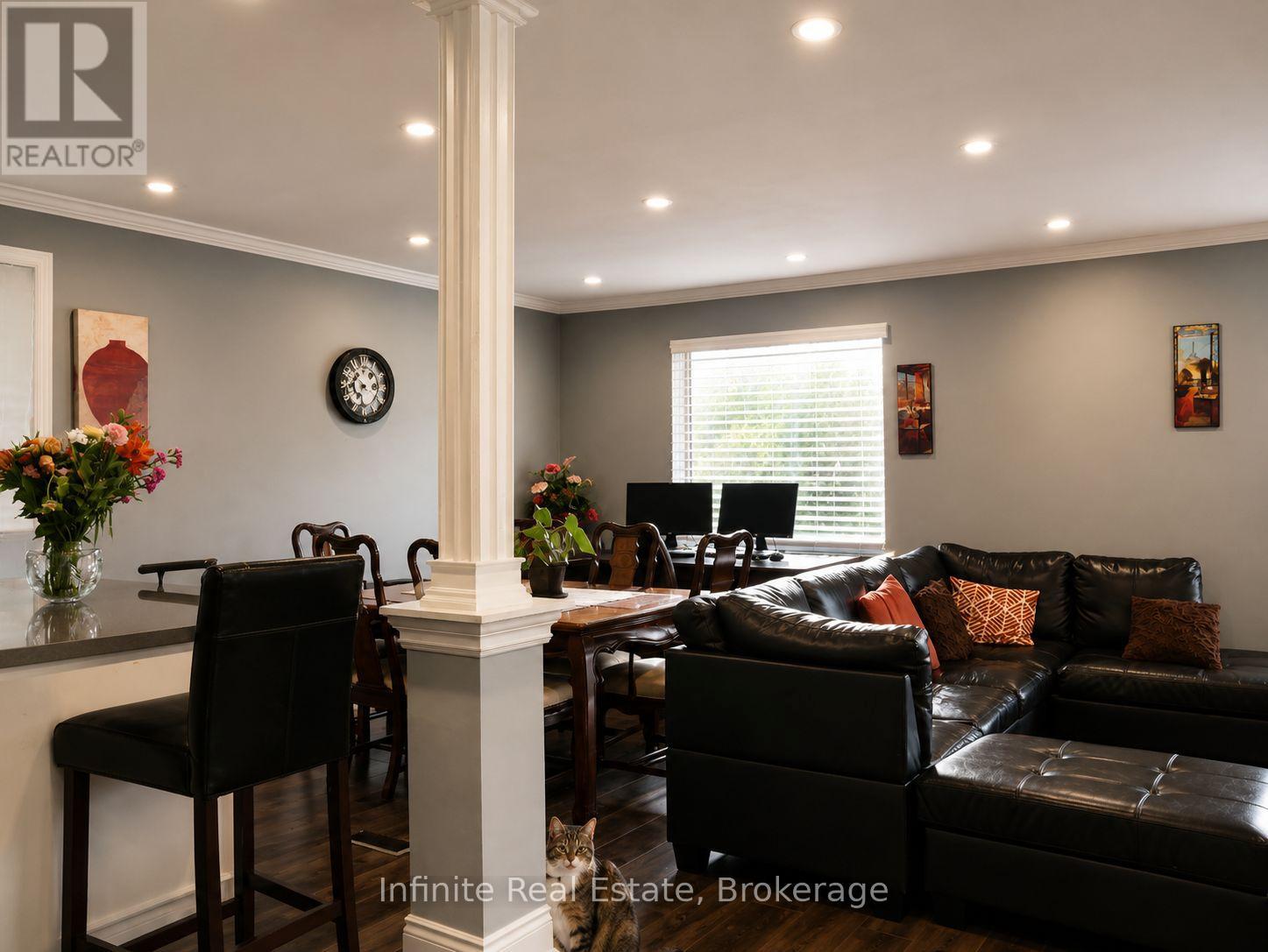 122 PARKVIEW DRIVE - 12